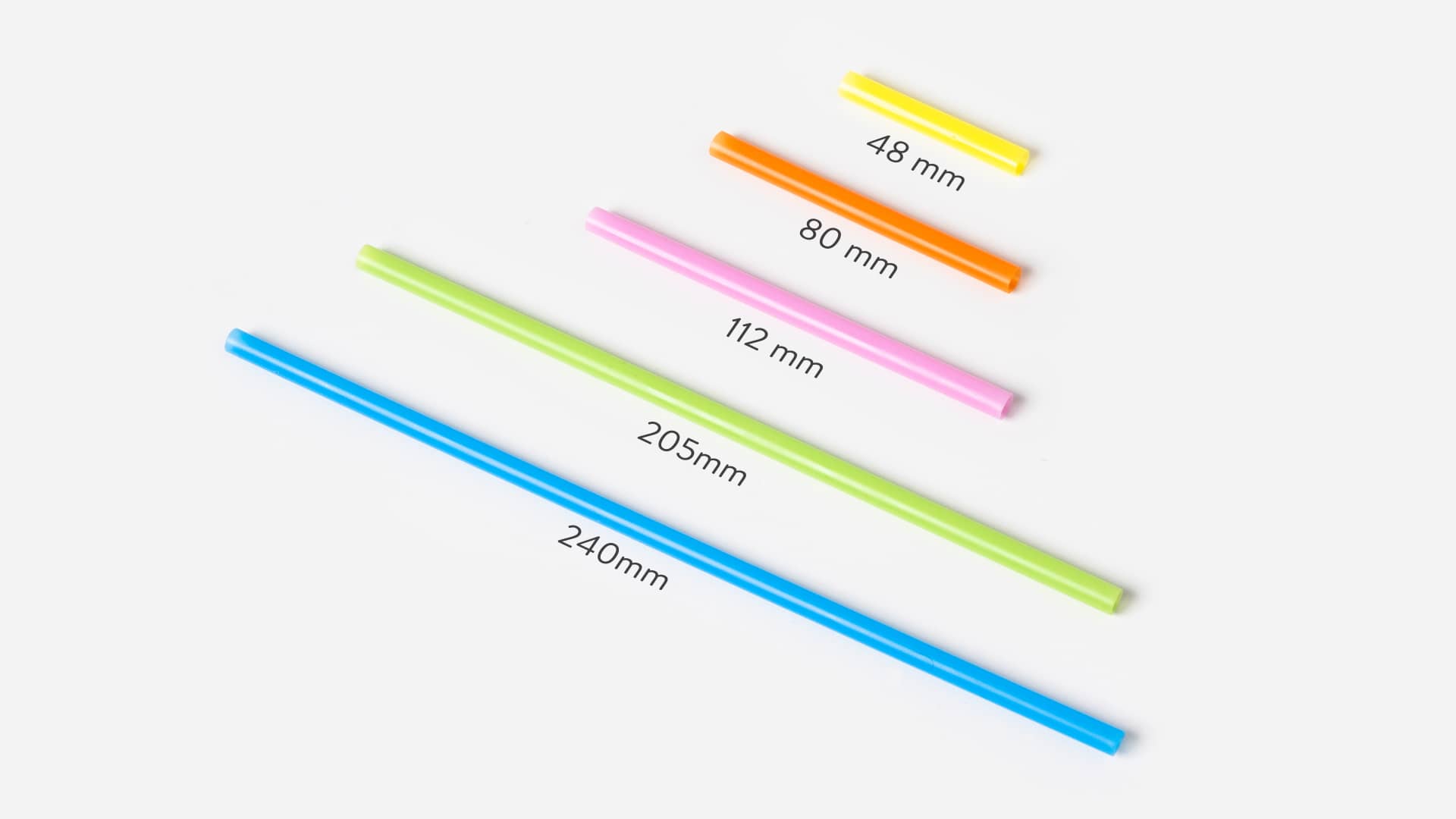 The 5 color-coded, precut straws in different lengths.